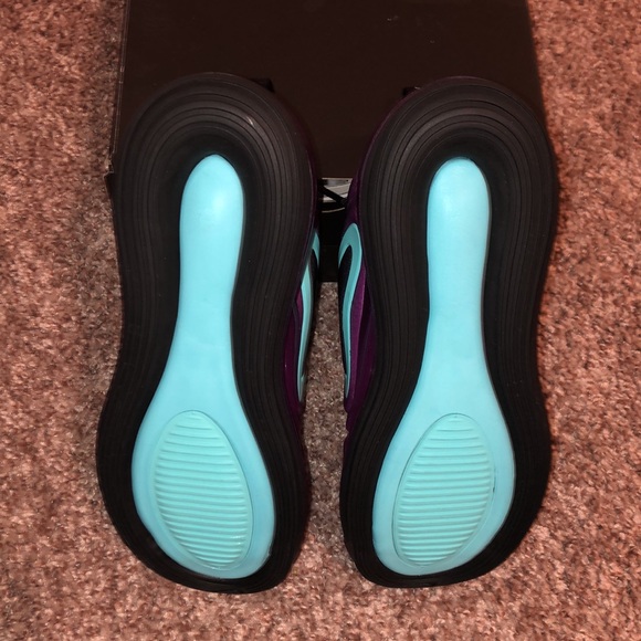 Nike Air Max 720 size 1Y - Picture 4 of 5